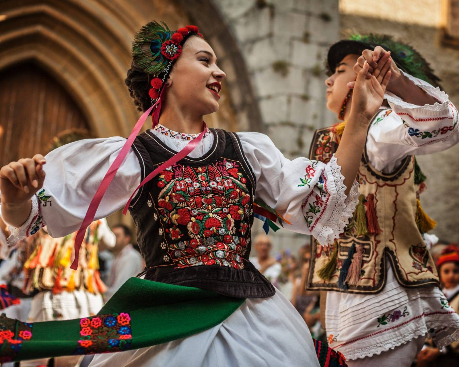 Румънската фолклорна група